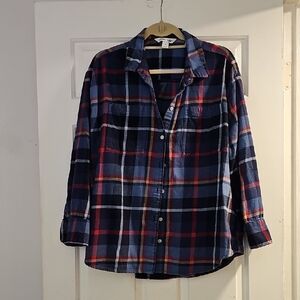 Old Navy Plaid Boyfriend Shirt in Navy, Red & Light Blue